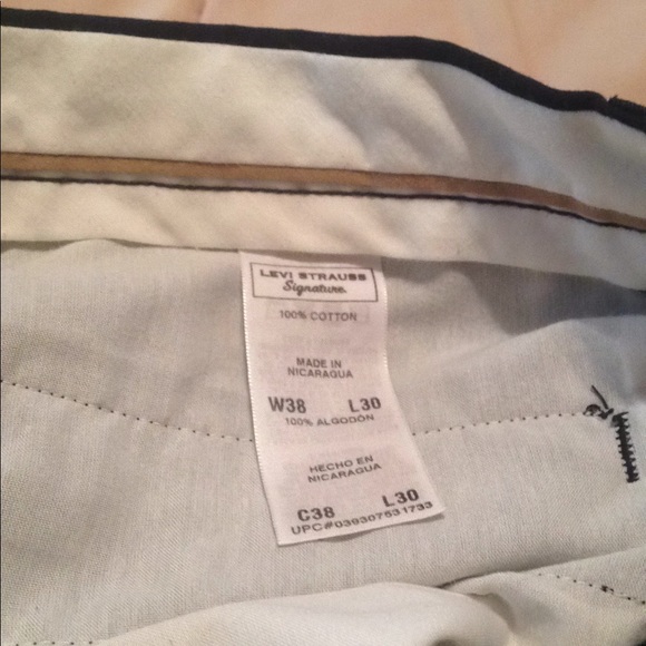 Men's Levy Strauss Signature Khaki Classic Fit - Picture 4 of 8